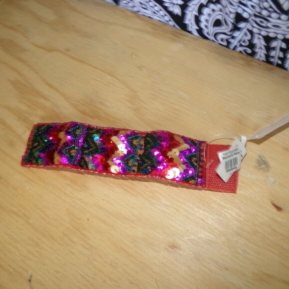 Bloomingdale's NWT Made in India Sequin Bracelet - Picture 2 of 3